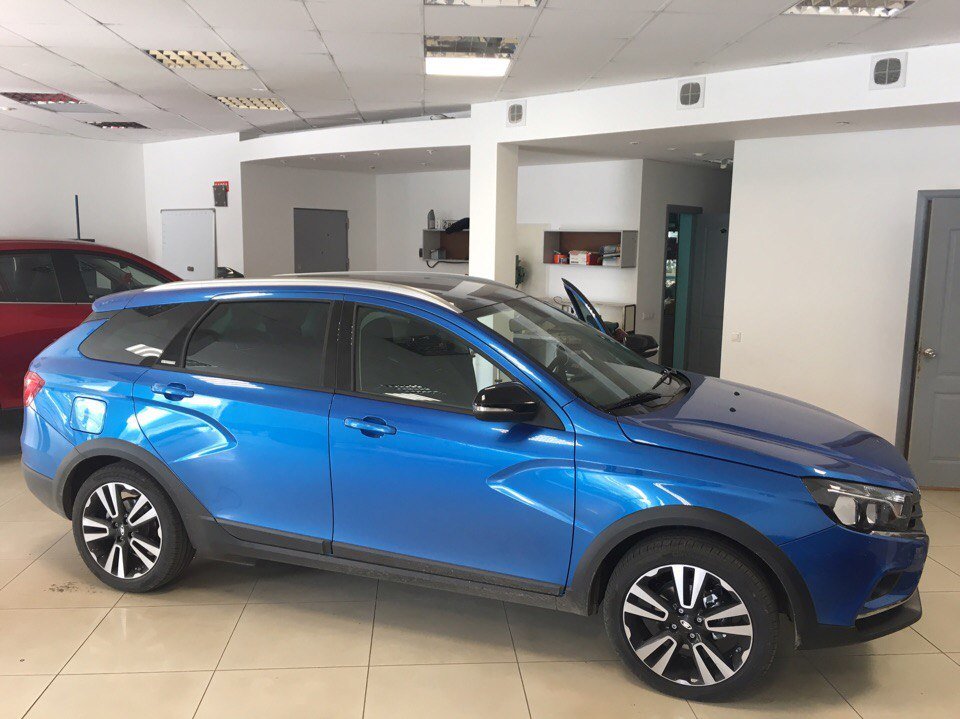 Фото универсала Lada Vesta SW Cross в комплектации Exclusive